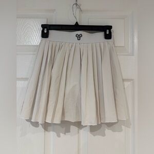 Flawed White TNA Tennis Skort Aritzia Built in Shorts Country Club Preppy XS